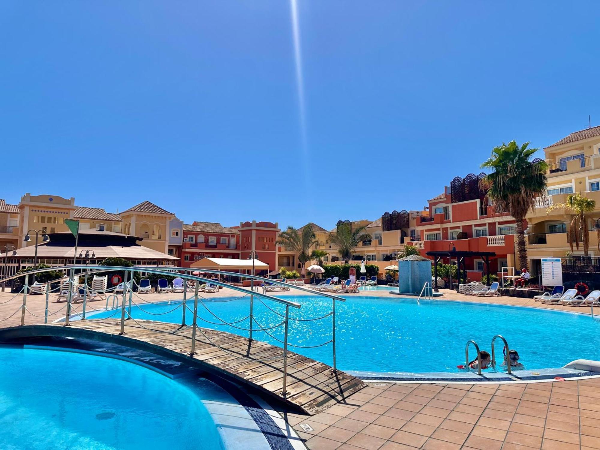Sunny Apartment & Heated Pool 로스크리스티아노스 외부 사진